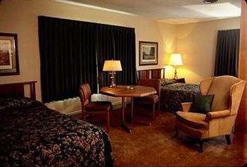 Mcgovern'S Motel And Suites Sun Prairie Exterior photo
