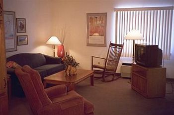 Mcgovern'S Motel And Suites Sun Prairie Exterior photo